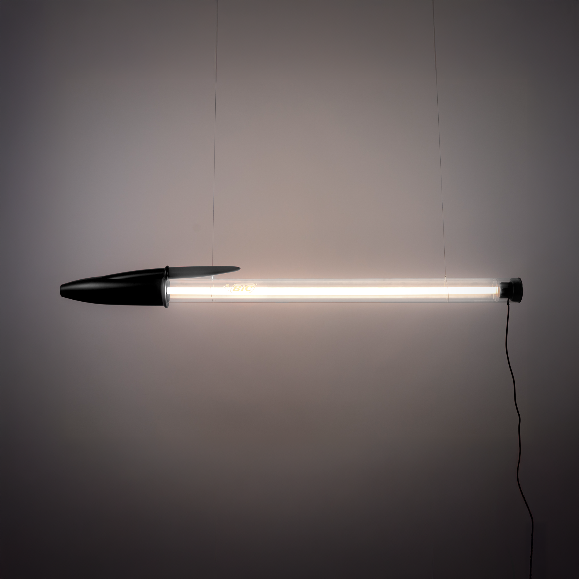 07838_Seletti_Lampada Bic nera (4)