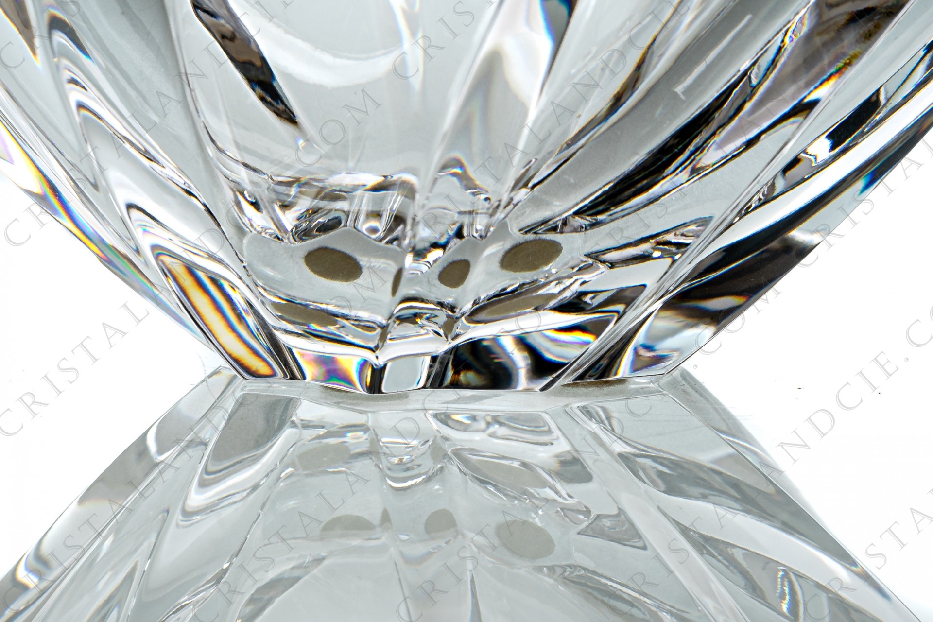 2609238 coupe-objectif-par-baccarat-